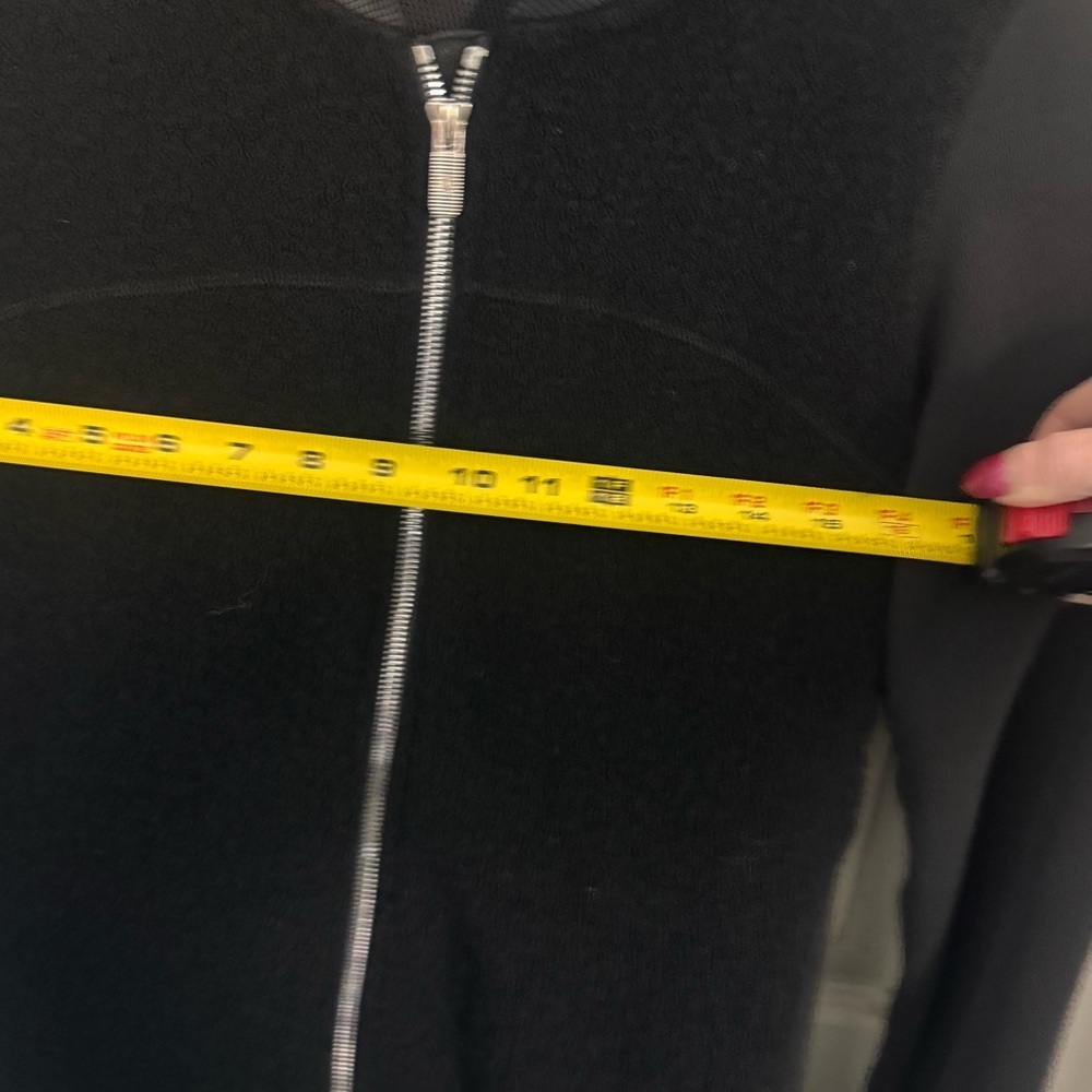 Lululemon Women's Black Stand Out Sherpa Jacket Full Zip Size: 8 - Picture 16 of 16